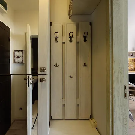 Apartamento ултра виолет/ultraviolet *