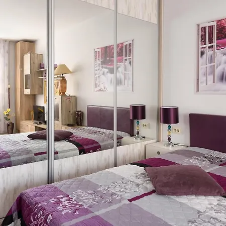 ултра виолет/ultraviolet Apartamento Burgas